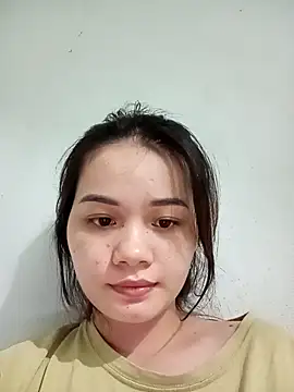 Snapshot of Ngoc-Trinh chatting on December 15, 2024, 7:57 am Ngoc-Trinh online show from December 15, 2024, 7:57 am