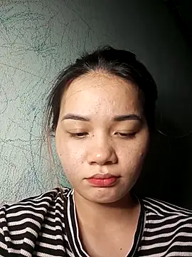 Snapshot of Ngoc-Trinh chatting on October 25, 2025, 4:46 pm Ngoc-Trinh online show from October 25, 2025, 4:46 pm