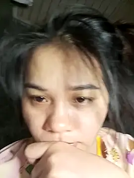 Snapshot of Ngoc-Trinh chatting on May 3, 2026, 4:46 pm Ngoc-Trinh online show from May 3, 2026, 4:46 pm