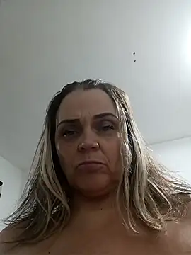 hugebobbs online show from December 23, 2025, 7:50 am