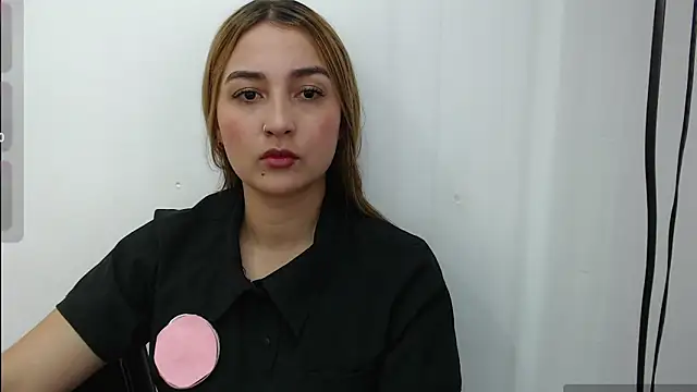 salome  lopez  online show from November 20, 2025, 2:39 pm