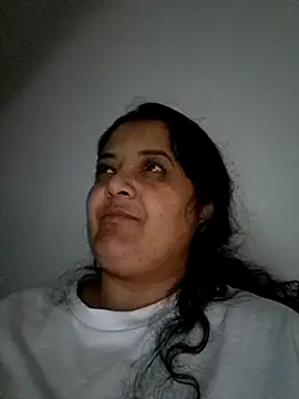 sarahhh1987 online show from October 27, 2025, 4:22 pm