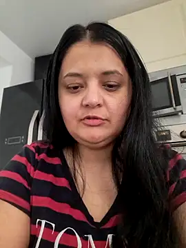 sarahhh1987 online show from February 2, 2026, 7:29 am