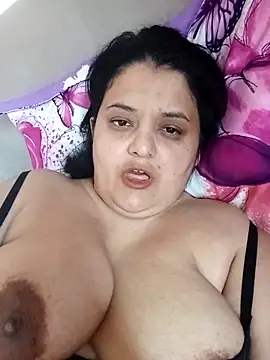 sarahhh1987 online show from April 13, 2026, 6:19 am