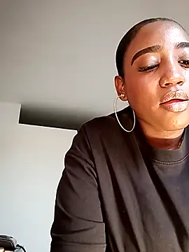 Perlasexyu1 online show from September 19, 2025, 1:56 pm