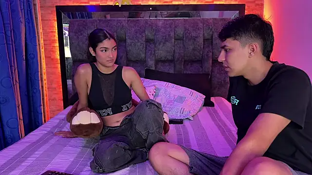 Snapshot of Juva___ chatting on November 14, 2025, 12:42 am Juva online show from November 14, 2025, 12:42 am