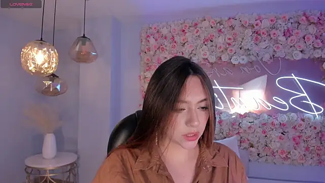Snapshot of BellaRose_X chatting on December 29, 2024, 11:18 pm BellaRose X online show from December 29, 2024, 11:18 pm