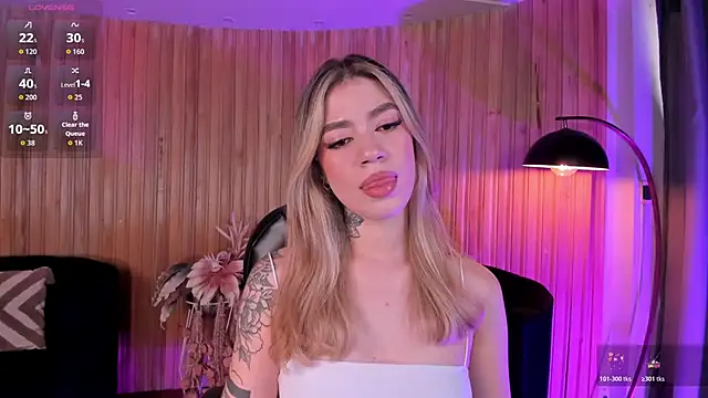 ViolettHansson online show from November 13, 2025, 8:08 pm