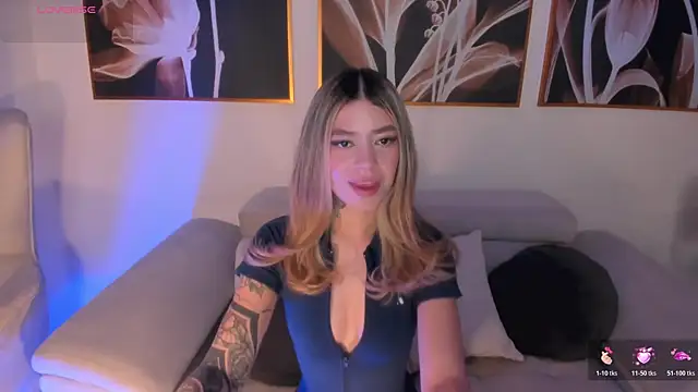 ViolettHansson online show from July 9, 2026, 9:46 am
