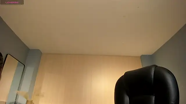 AliceHarper  online show from January 18, 2026, 4:00 pm