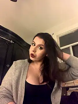 Snapshot of holyeroticss chatting on January 14, 2026, 10:47 pm holyeroticss online show from January 14, 2026, 10:47 pm