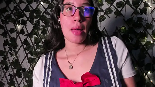 CoralineSanchez online show from December 2, 2025, 7:20 pm