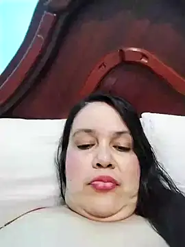 Snapshot of lunanataly chatting on February 12, 2025, 12:16 am lunanataly online show from February 12, 2025, 12:16 am