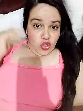 Snapshot of lunanataly chatting on February 19, 2025, 12:03 am lunanataly online show from February 19, 2025, 12:03 am