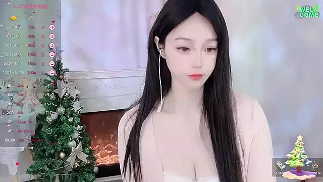 Snapshot of Kiss-18 chatting on December 18, 2024, 1:02 pm Kiss-18 online show from December 18, 2024, 1:02 pm