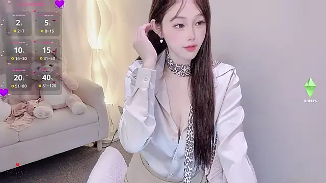 Kiss-18 online show from October 30, 2025, 1:01 pm