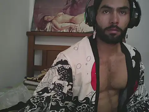 hideonbush051 online show from December 2, 2025, 4:13 pm