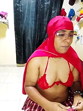 Snapshot of Aaliyah_brown chatting on December 2, 2025, 3:34 am Aaliyah brown online show from December 2, 2025, 3:34 am