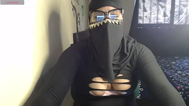 Snapshot of Aaliyah_brown chatting on March 19, 2026, 12:53 pm Aaliyah brown online show from March 19, 2026, 12:53 pm