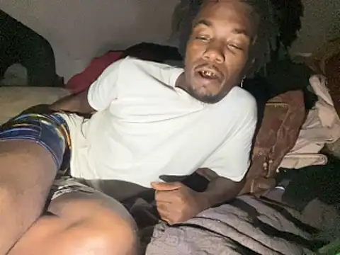 Snapshot of SlimeCrownzOut5 chatting on November 3, 2025, 4:25 am SlimeCrownzOut5 online show from November 3, 2025, 4:25 am