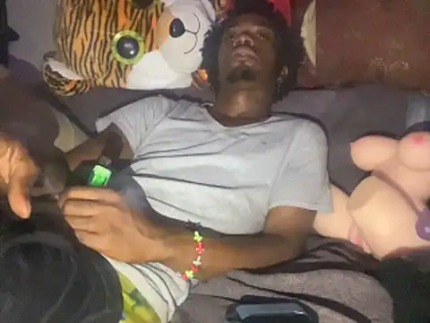 Snapshot of SlimeCrownzOut5 chatting on November 16, 2025, 12:27 am SlimeCrownzOut5 online show from November 16, 2025, 12:27 am