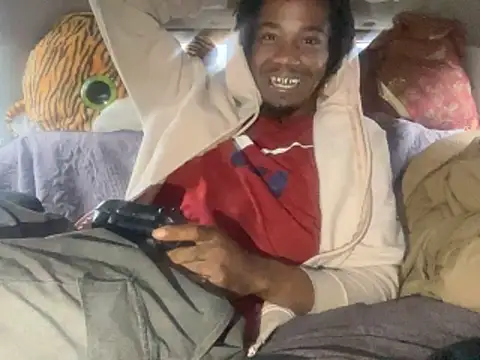 Snapshot of SlimeCrownzOut5 chatting on November 24, 2025, 4:29 pm SlimeCrownzOut5 online show from November 24, 2025, 4:29 pm