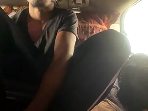 Snapshot of SlimeCrownzOut5 chatting on December 5, 2025, 3:09 pm SlimeCrownzOut5 online show from December 5, 2025, 3:09 pm