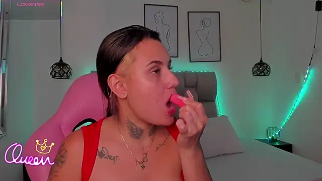 Susan-Sweet-7 online show from February 16, 2026, 8:16 pm