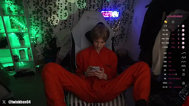 Snapshot of twinkben chatting on March 22, 2025, 5:52 pm twinkben online show from March 22, 2025, 5:52 pm