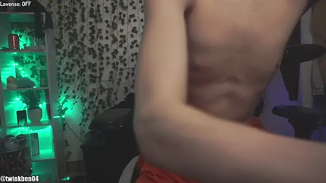 Snapshot of twinkben chatting on November 16, 2025, 3:34 am twinkben online show from November 16, 2025, 3:34 am