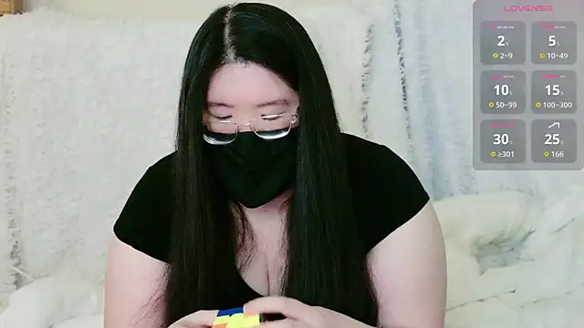 Snapshot of Kara-Nuna chatting on February 8, 2026, 7:01 am Kara-Nuna online show from February 8, 2026, 7:01 am