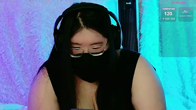 Snapshot of Kara-Nuna chatting on February 11, 2026, 3:00 am Kara-Nuna online show from February 11, 2026, 3:00 am