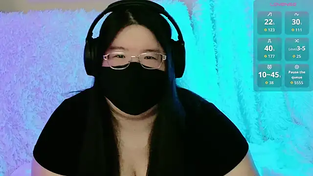 Snapshot of Kara-Nuna chatting on February 12, 2026, 1:33 am Kara-Nuna online show from February 12, 2026, 1:33 am