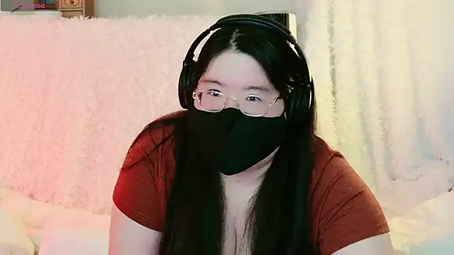 Snapshot of Kara-Nuna chatting on March 1, 2026, 4:03 am Kara-Nuna online show from March 1, 2026, 4:03 am