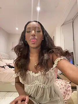 princesslola666 online show from January 12, 2026, 5:18 pm