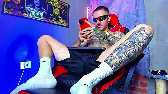 smoker445 online show from October 16, 2025, 7:04 pm