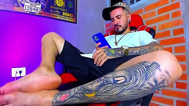 smoker445 online show from October 31, 2025, 7:20 am