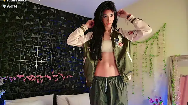 Snapshot of Finibondi chatting on October 27, 2025, 5:33 am Finibondi online show from October 27, 2025, 5:33 am