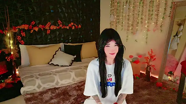 Snapshot of Finibondi chatting on November 10, 2025, 6:45 am Finibondi online show from November 10, 2025, 6:45 am