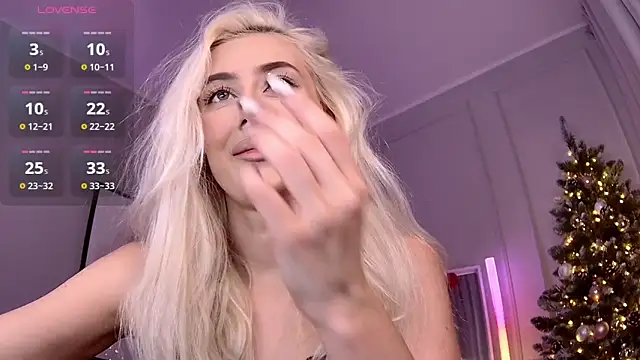 LoryWood online show from December 31, 2024, 2:47 pm