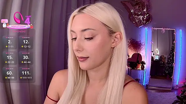 Snapshot of LoryWood chatting on January 13, 2026, 5:29 pm LoryWood online show from January 13, 2026, 5:29 pm