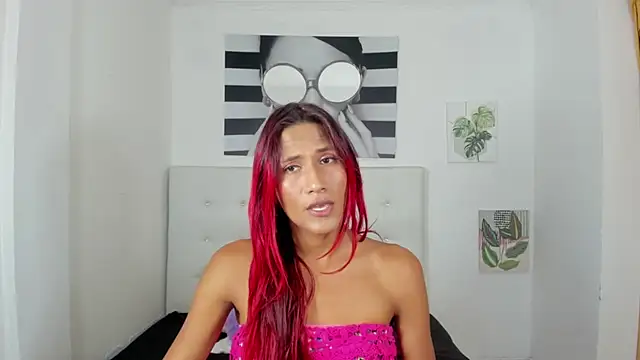 Brisahott online show from October 31, 2025, 7:48 pm