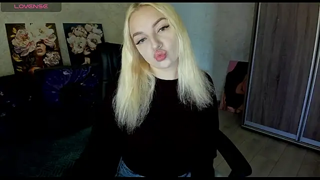 Stella  Cox online show from November 7, 2025, 6:35 am