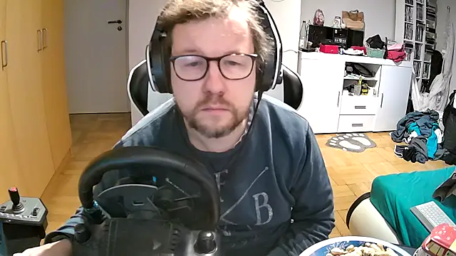 larsgessner30 online show from October 27, 2025, 3:49 pm