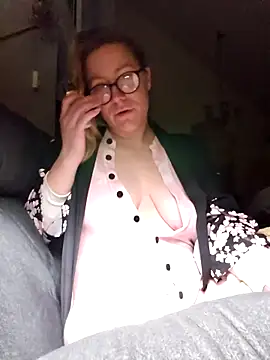 Paynted Lady online show from November 23, 2025, 10:37 am