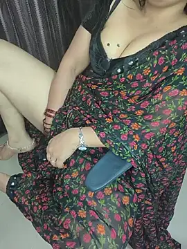 Snapshot of Tanvi-patil chatting on December 1, 2025, 6:35 pm Tanvi-patil online show from December 1, 2025, 6:35 pm