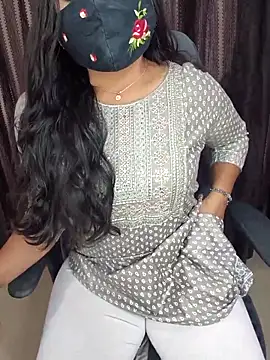 Snapshot of Tanvi-patil chatting on December 19, 2025, 6:20 am Tanvi-patil online show from December 19, 2025, 6:20 am