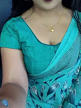 Snapshot of Tanvi-patil chatting on January 8, 2026, 7:32 am Tanvi-patil online show from January 8, 2026, 7:32 am