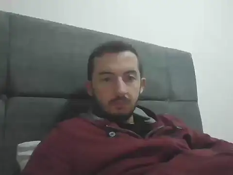 Snapshot of laynufff chatting on October 12, 2025, 7:46 pm laynufff online show from October 12, 2025, 7:46 pm