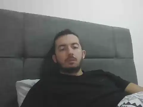 Snapshot of laynufff chatting on October 13, 2025, 7:52 am laynufff online show from October 13, 2025, 7:52 am